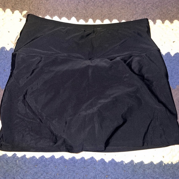 NWT Swimsuit Skirt - Picture 4 of 5